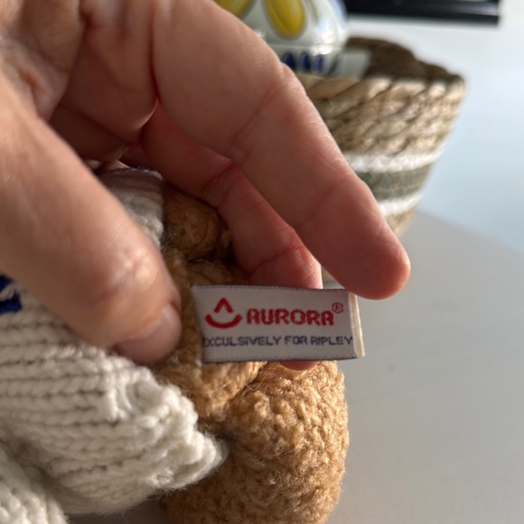 Union Jack Sweater Teddy Bear Aurora for Ripley - Picture 3 of 6